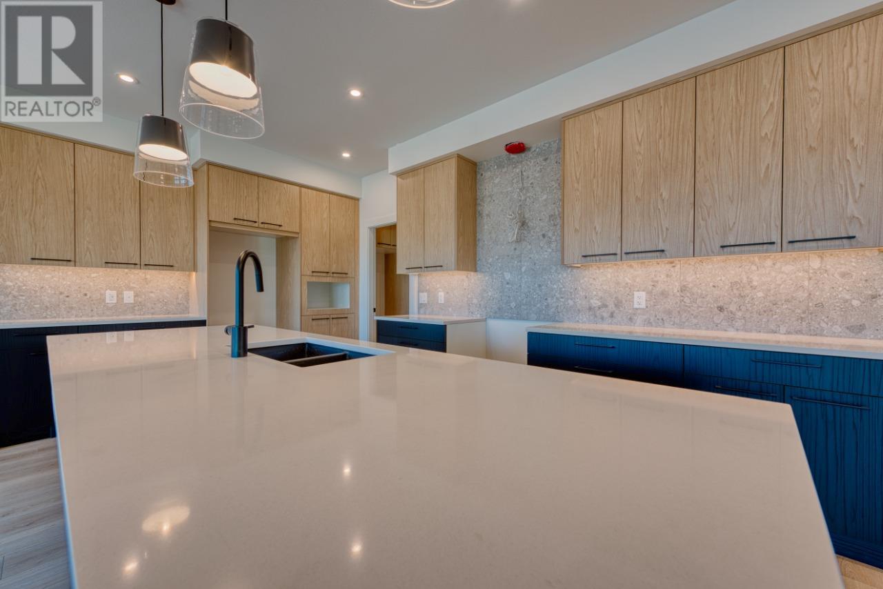 Photo 23 of 1066 Emslie Street, Kelowna BC