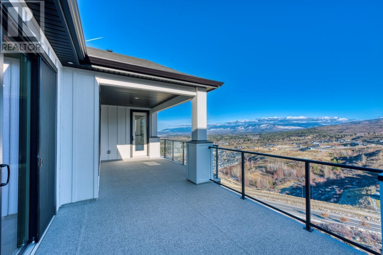 Photo 2 of 1066 Emslie Street, Kelowna BC