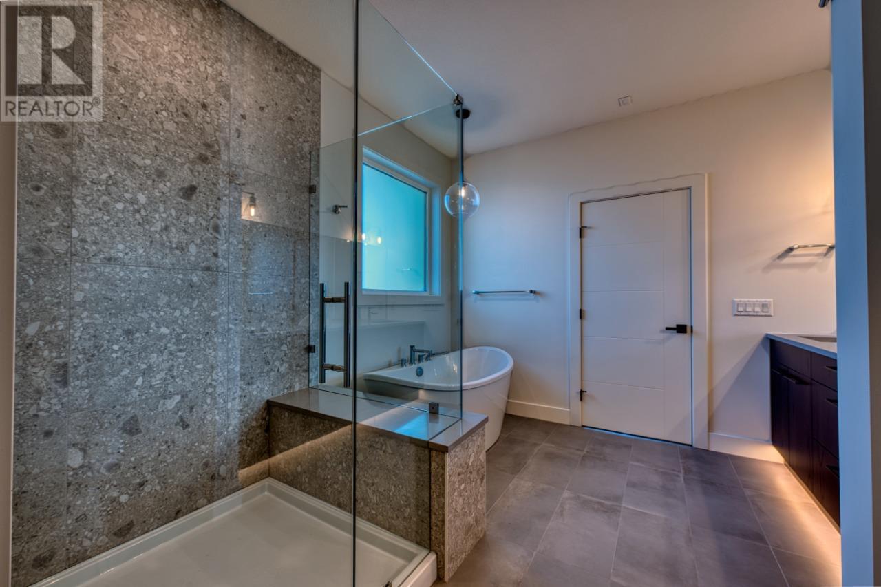 Photo 34 of 1066 Emslie Street, Kelowna BC