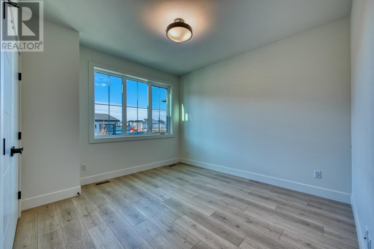 Photo 25 of 1066 Emslie Street, Kelowna BC