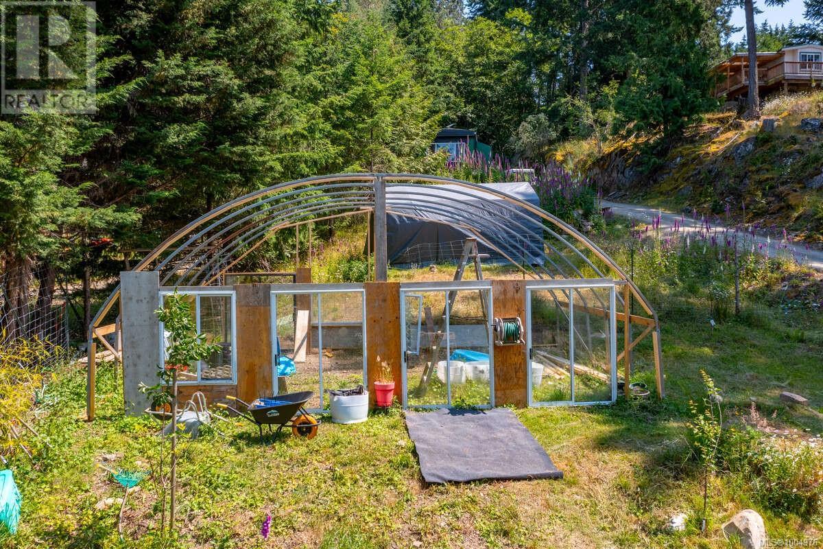 Photo 10 of 2620 Gunwhale Rd, Pender Island BC