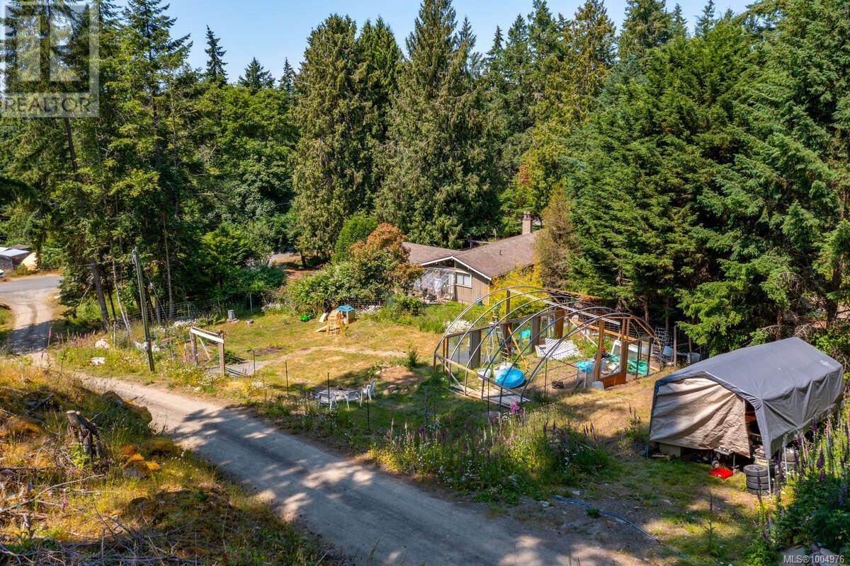 Photo 12 of 2620 Gunwhale Rd, Pender Island BC