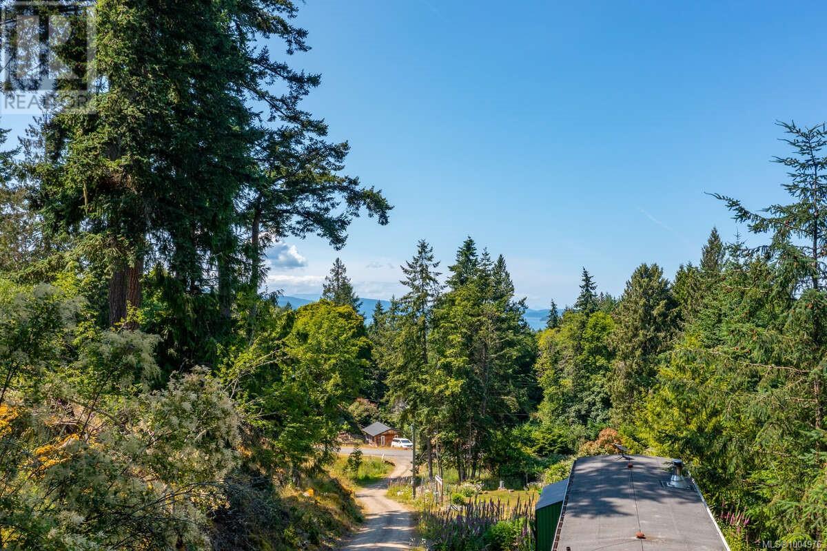 Photo 16 of 2620 Gunwhale Rd, Pender Island BC