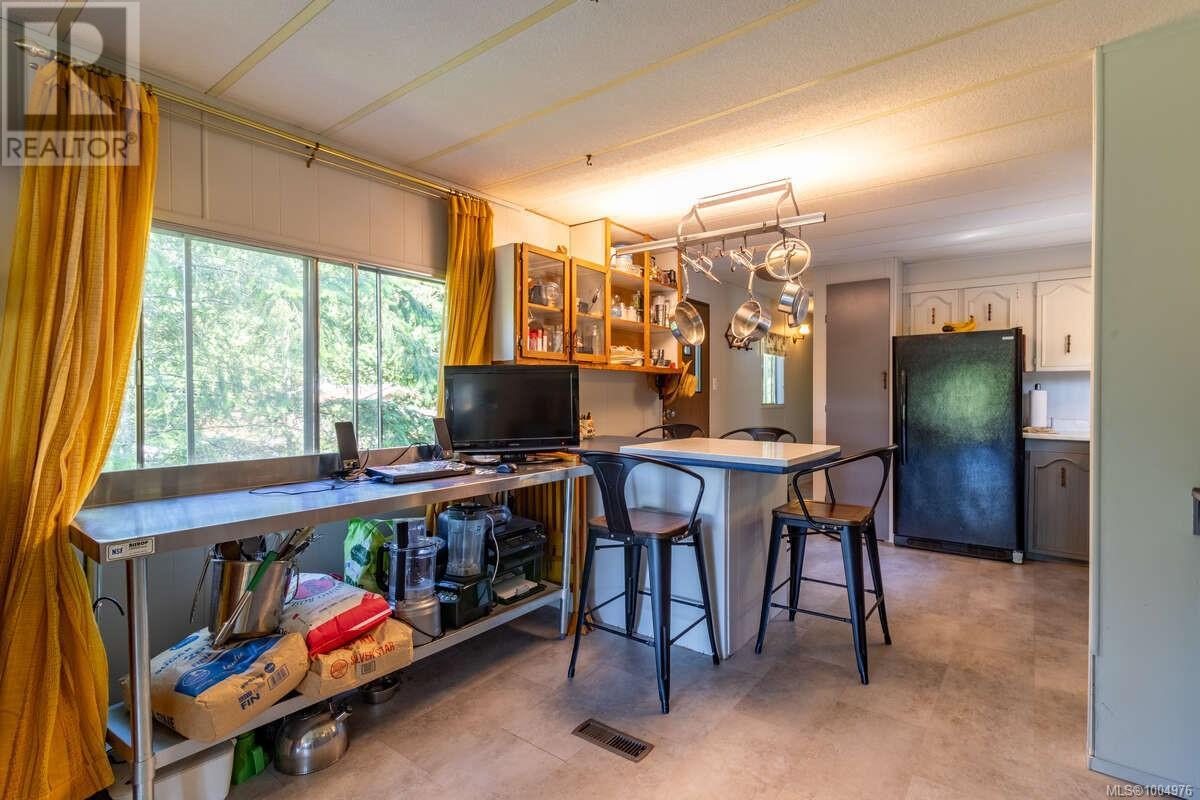 Photo 32 of 2620 Gunwhale Rd, Pender Island BC