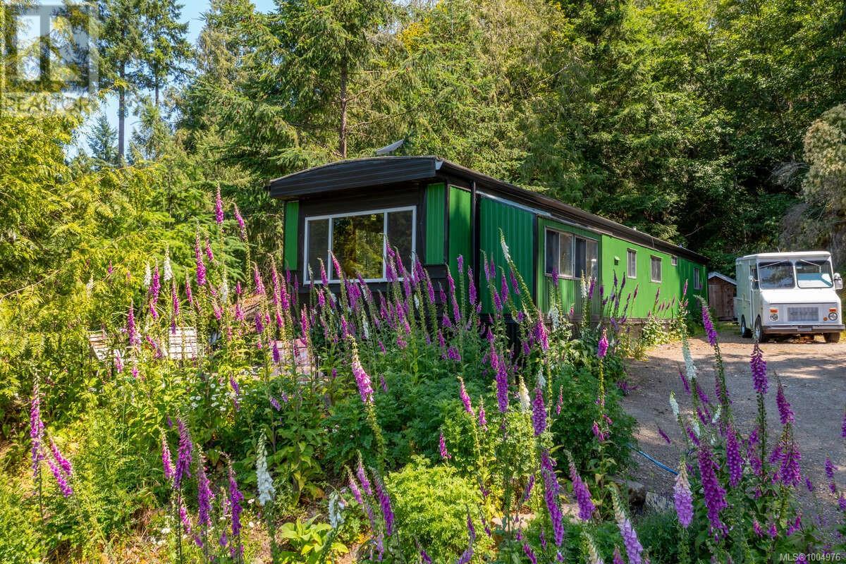 Photo 4 of 2620 Gunwhale Rd, Pender Island BC