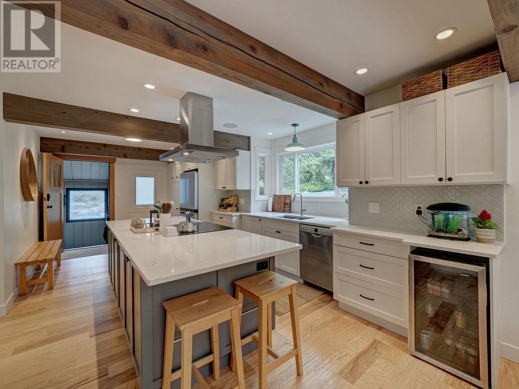 8057 COOPER ROAD, Halfmoon Bay