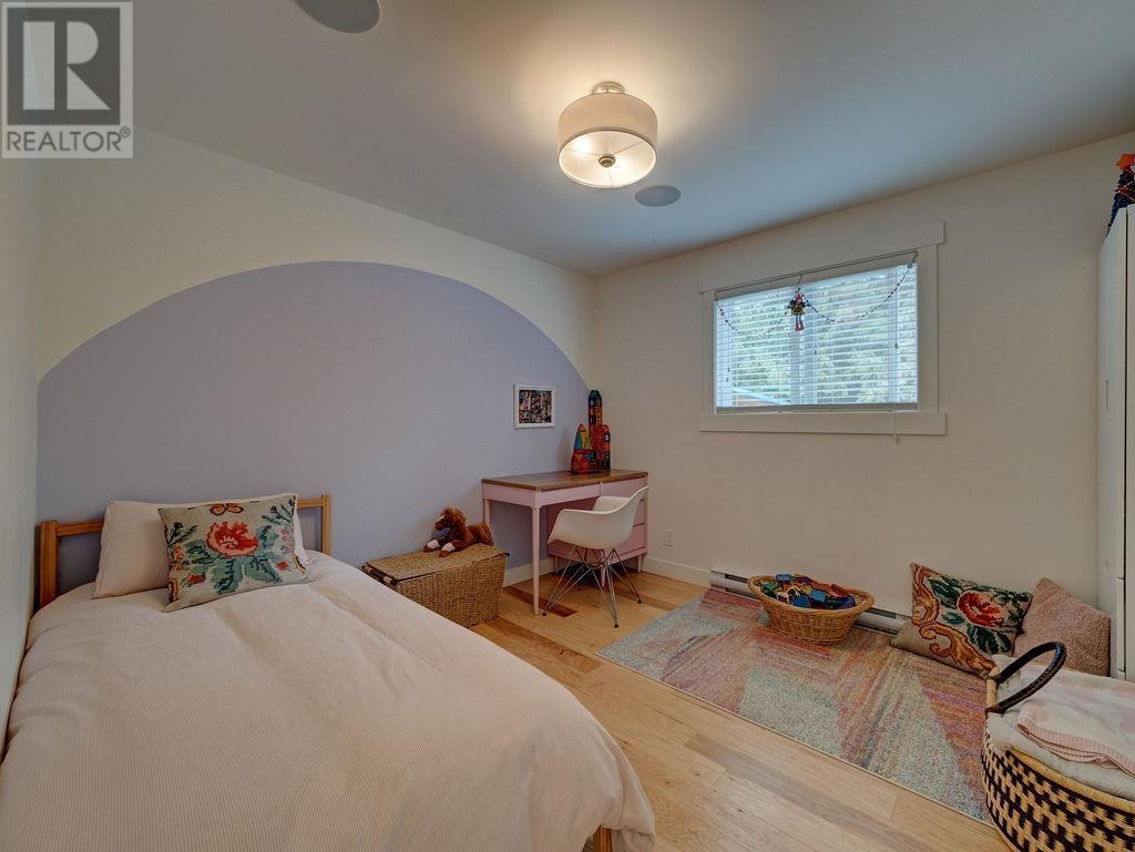 8057 COOPER ROAD, Halfmoon Bay