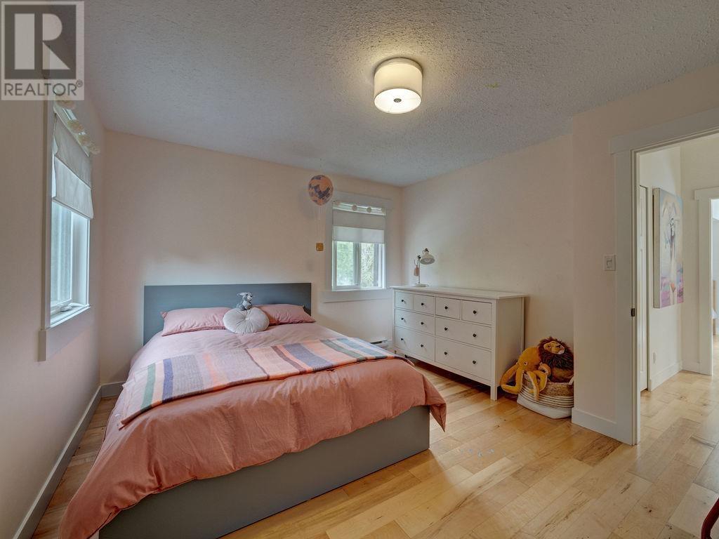 8057 COOPER ROAD, Halfmoon Bay