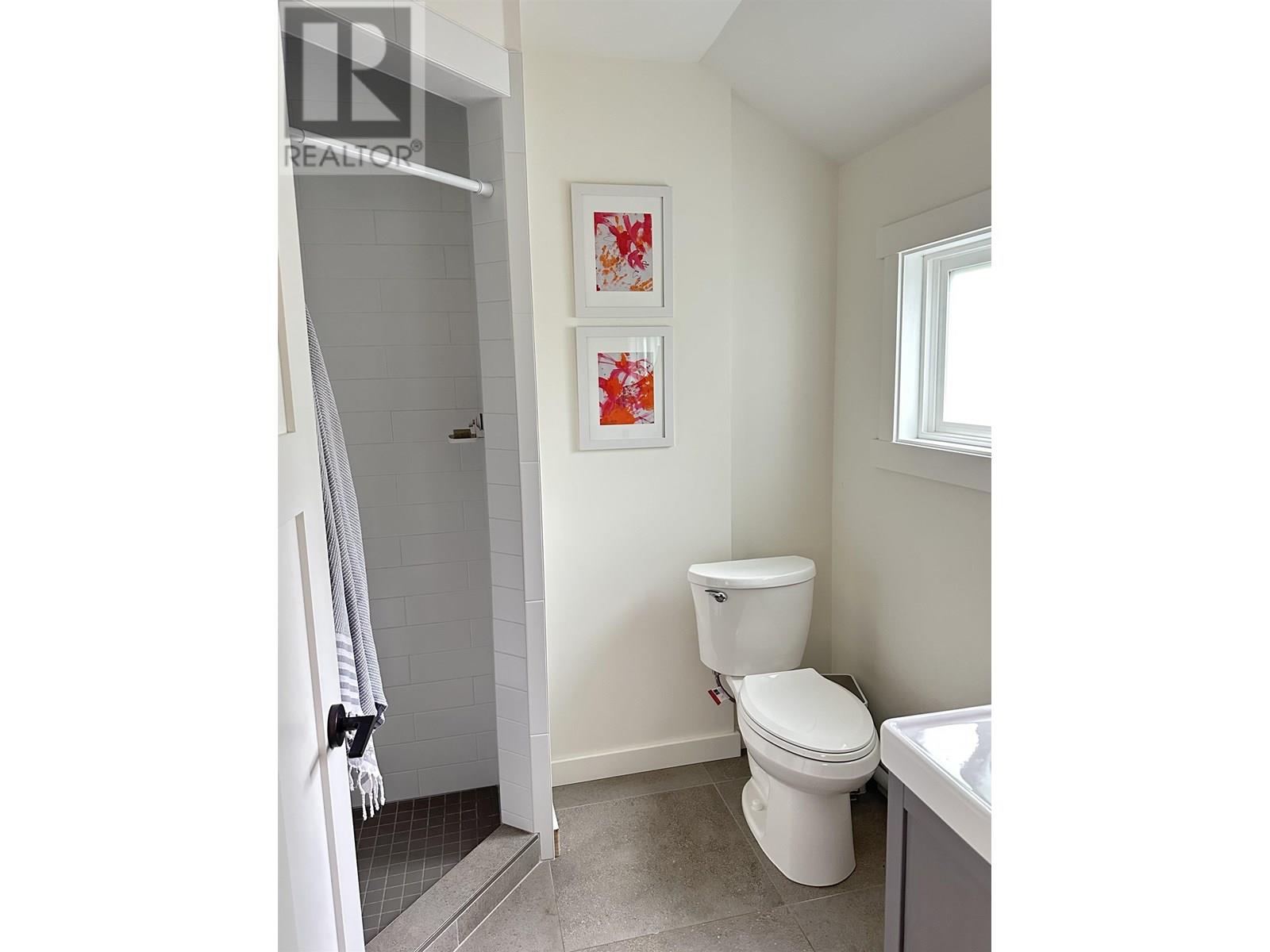 8057 COOPER ROAD, Halfmoon Bay
