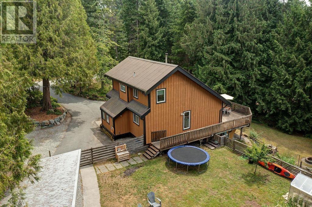 8057 COOPER ROAD, Halfmoon Bay