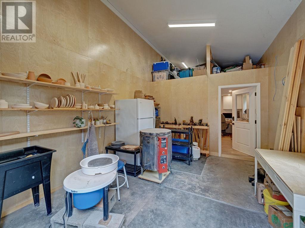 8057 COOPER ROAD, Halfmoon Bay