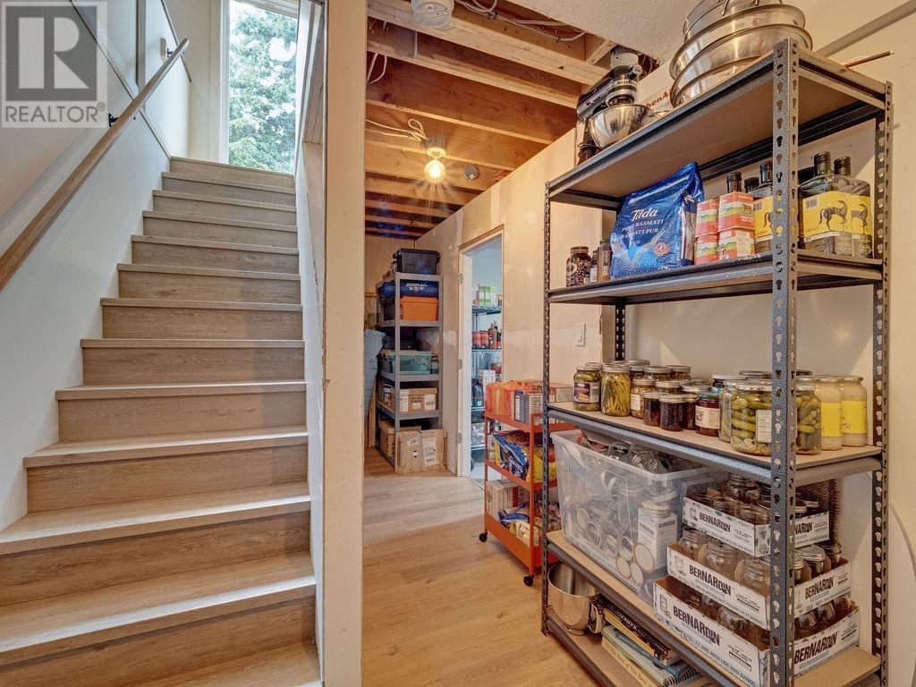 8057 COOPER ROAD, Halfmoon Bay