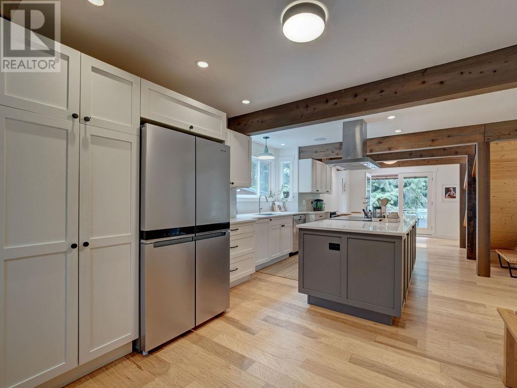 8057 COOPER ROAD, Halfmoon Bay