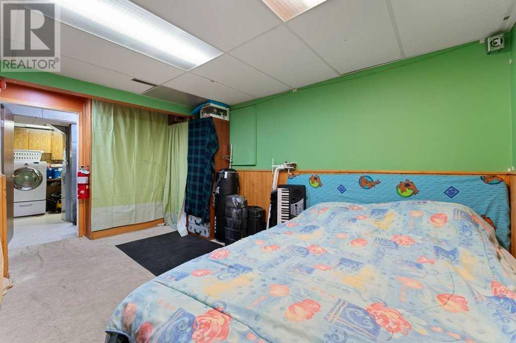 Single Family House for Sale in  woodsman Lane SW Woodbine Calgary 