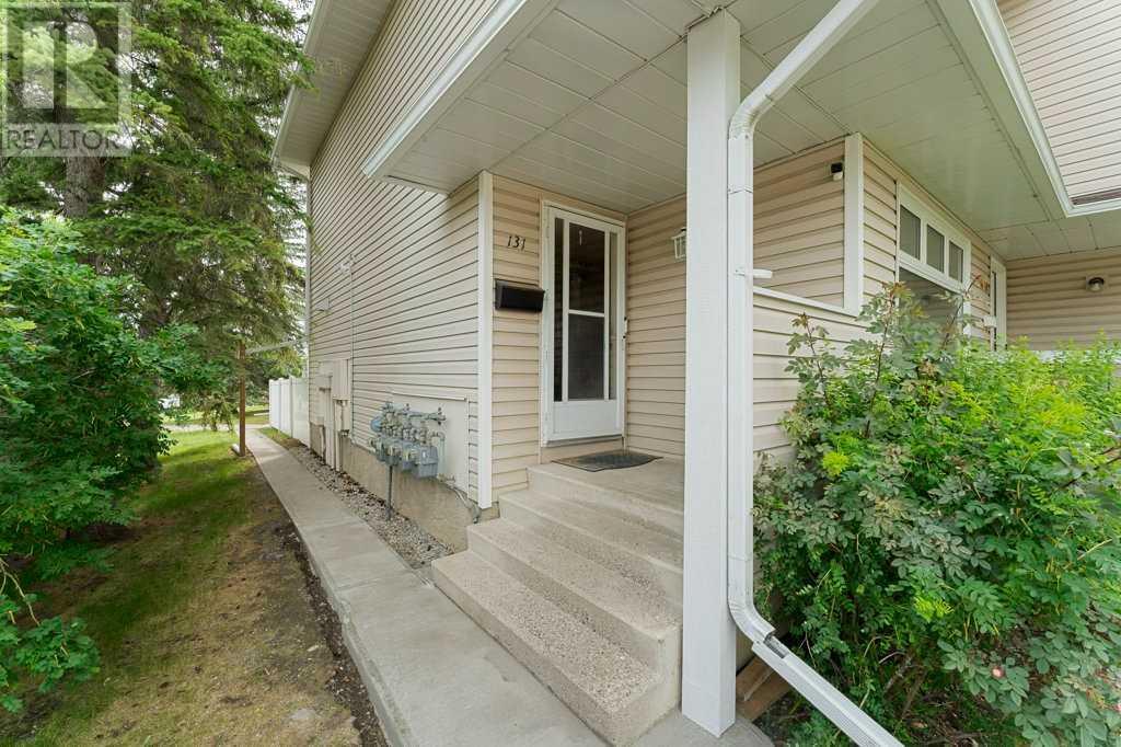 Single Family House for Sale in  woodsman Lane SW Woodbine Calgary 