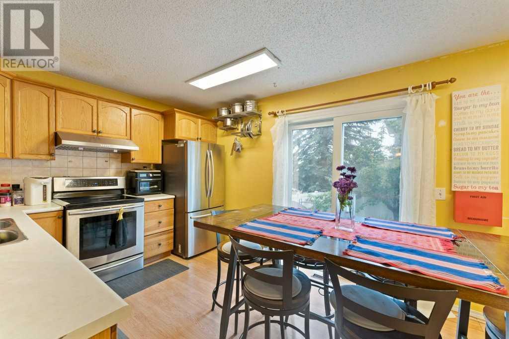 Single Family House for Sale in  woodsman Lane SW Woodbine Calgary 