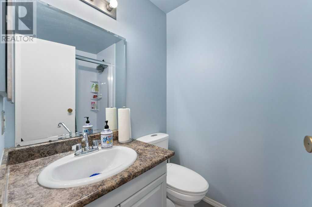 Single Family House for Sale in  woodsman Lane SW Woodbine Calgary 
