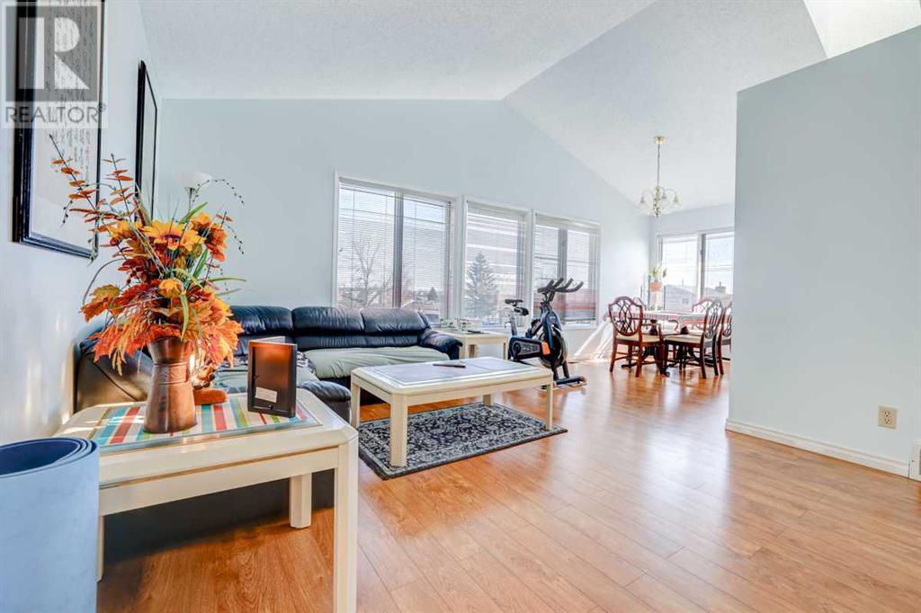 Single Family House 3 Level for Sale in  Sanderling Place NW Sandstone Valley Calgary 
