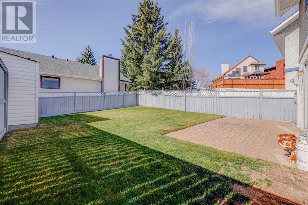 Single Family House 3 Level for Sale in  Sanderling Place NW Sandstone Valley Calgary 