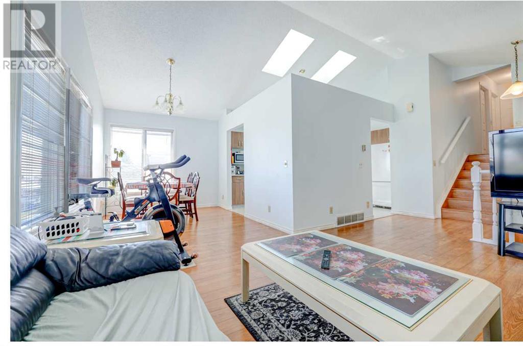 Single Family House 3 Level for Sale in  Sanderling Place NW Sandstone Valley Calgary 