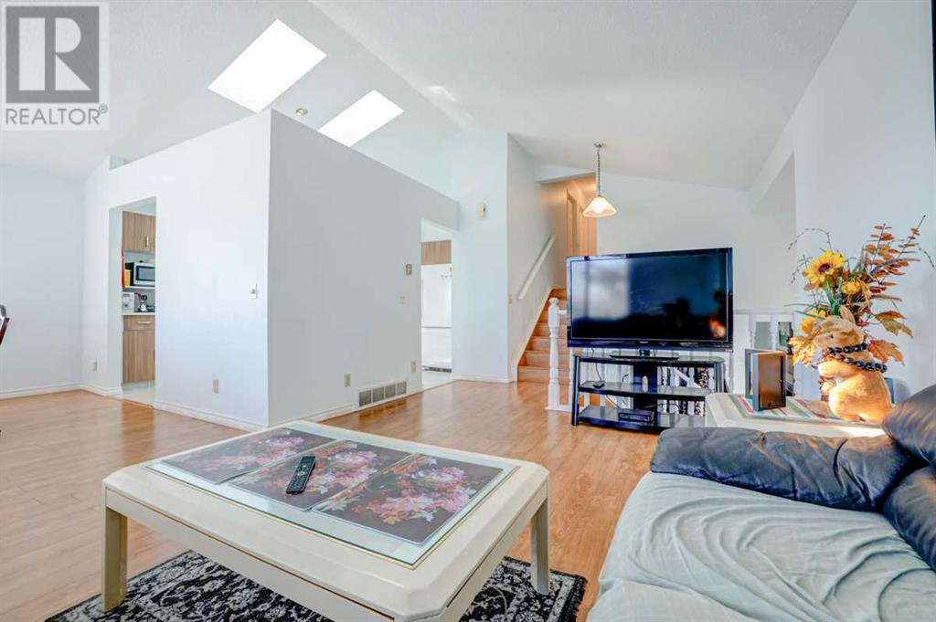Single Family House 3 Level for Sale in  Sanderling Place NW Sandstone Valley Calgary 