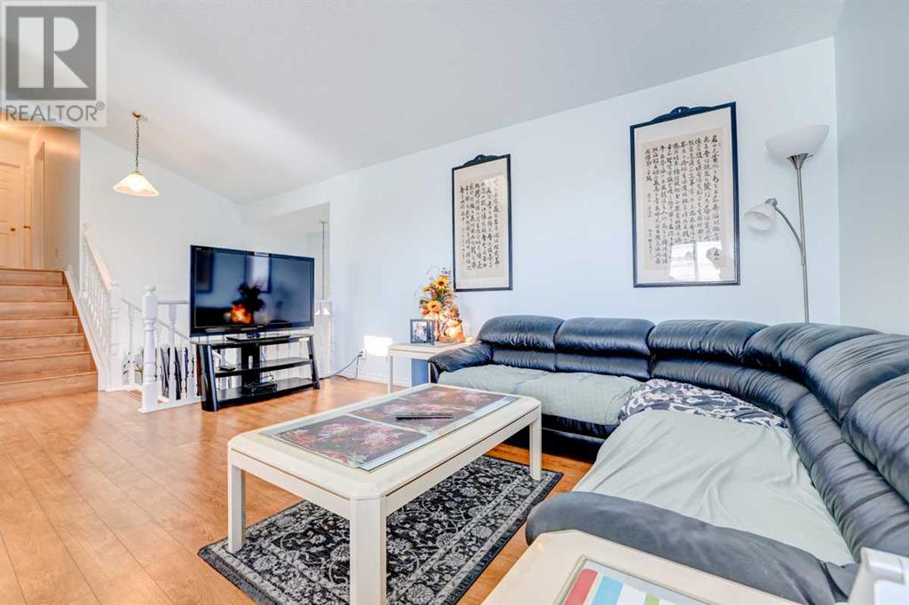 Single Family House 3 Level for Sale in  Sanderling Place NW Sandstone Valley Calgary 