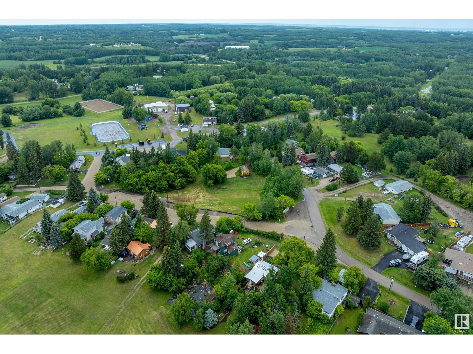 Photo 29 of 719 Lakeside Dr, Rural Parkland County AB