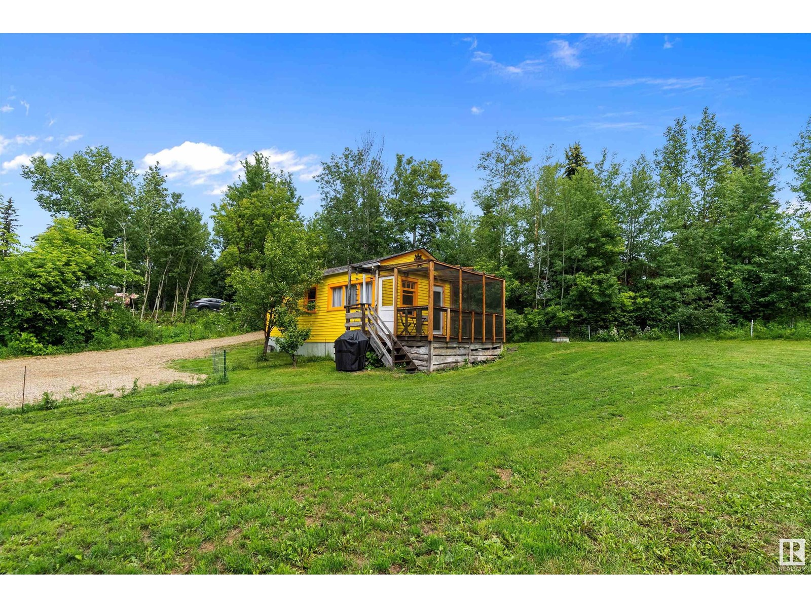 Photo 34 of 719 Lakeside Dr, Rural Parkland County AB