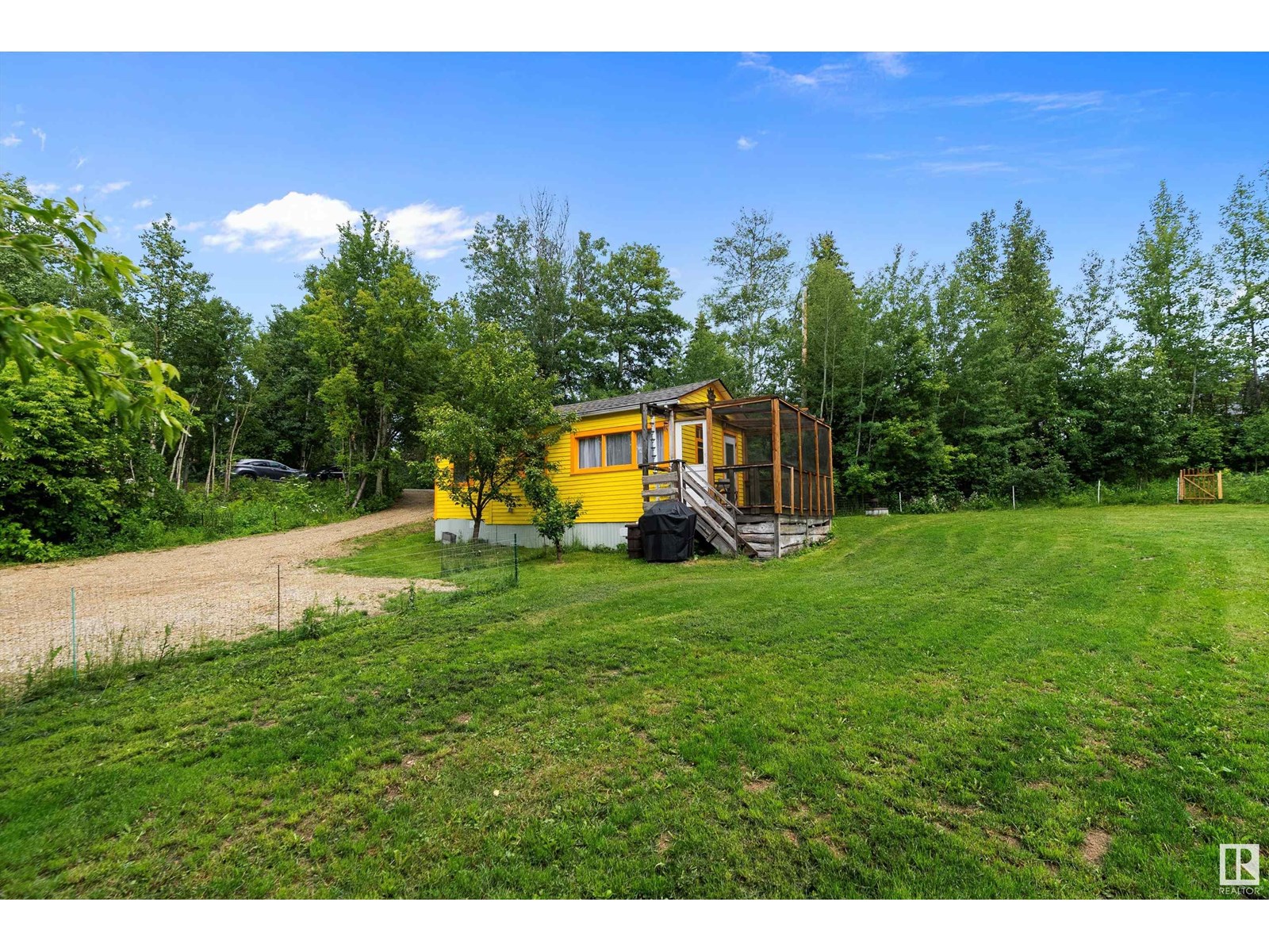Photo 36 of 719 Lakeside Dr, Rural Parkland County AB