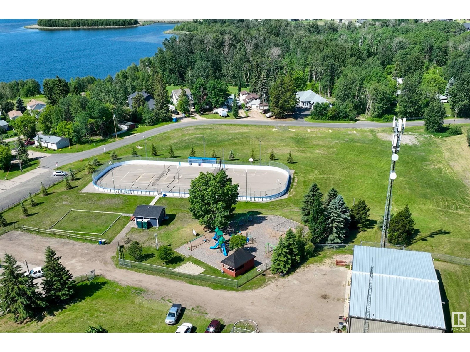 Photo 38 of 719 Lakeside Dr, Rural Parkland County AB