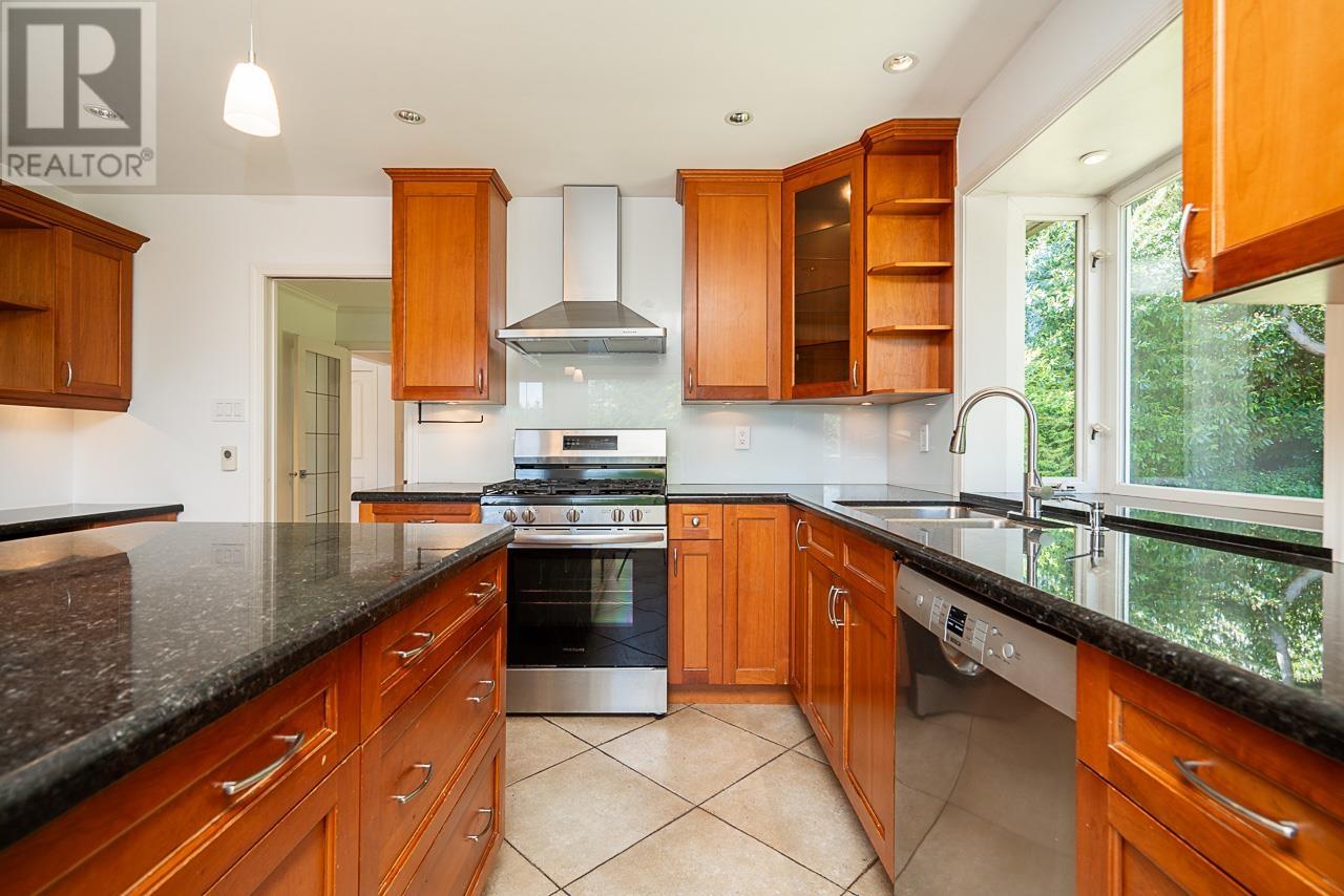 1358 E 14TH STREET, North Vancouver
