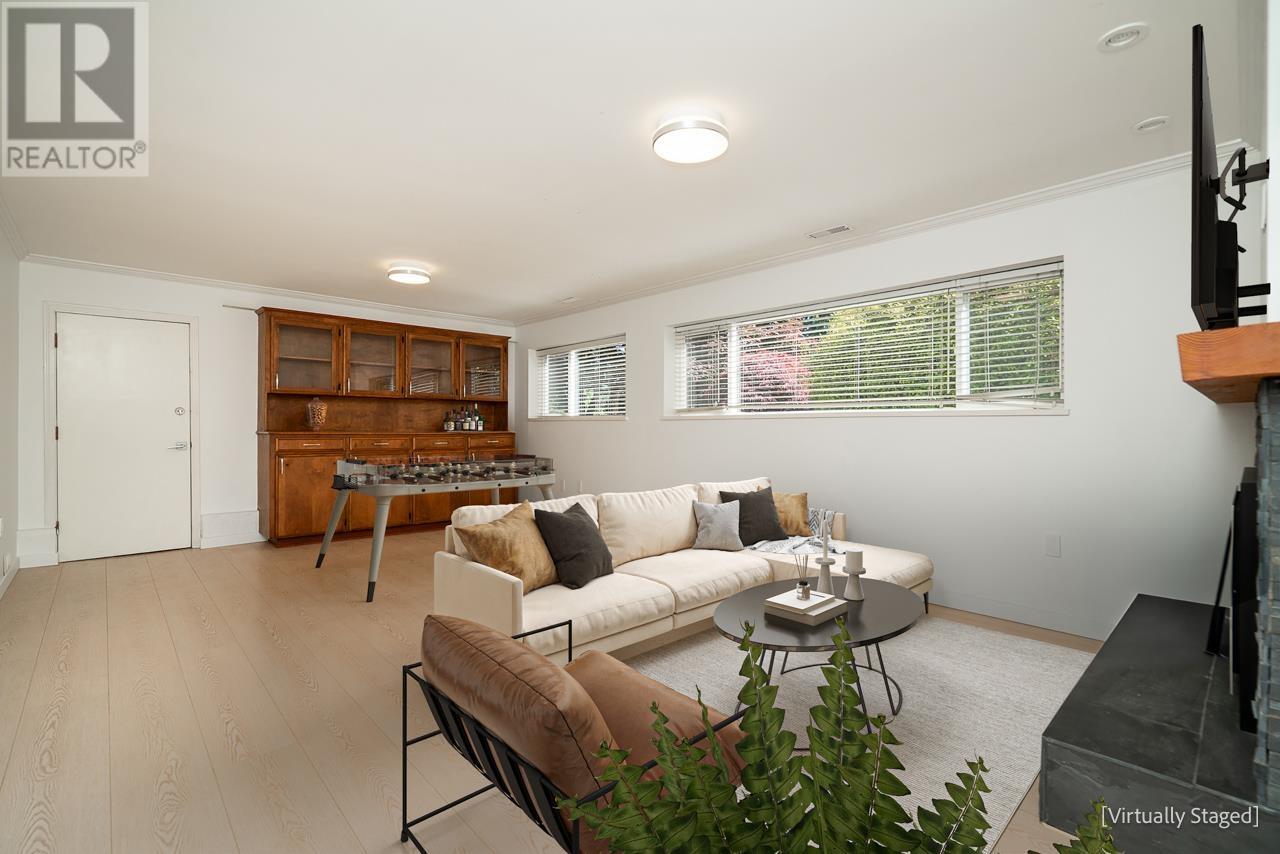 1358 E 14TH STREET, North Vancouver