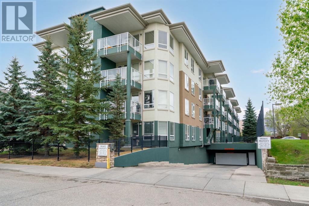 Single Family House for Sale in    Avenue NW Varsity Calgary 