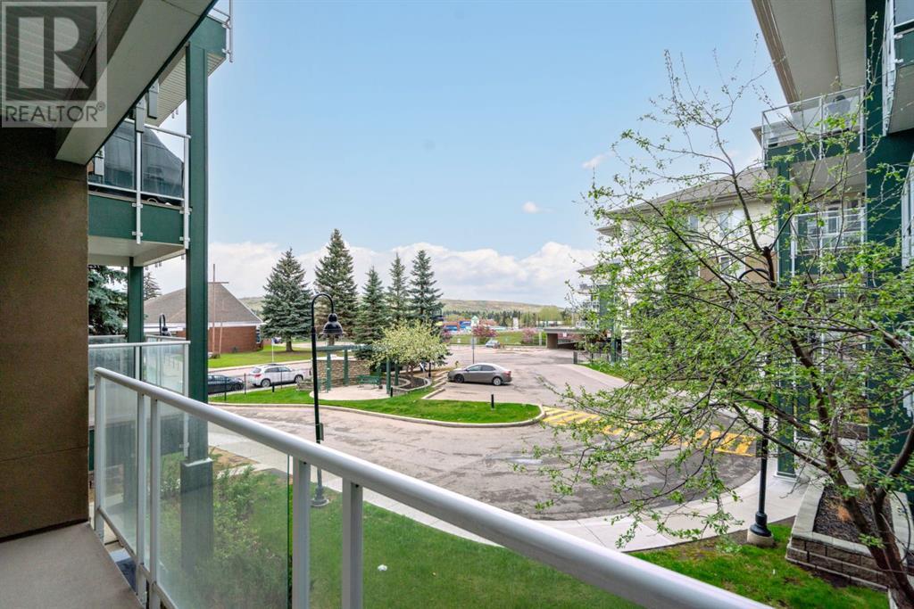 Single Family House for Sale in    Avenue NW Varsity Calgary 