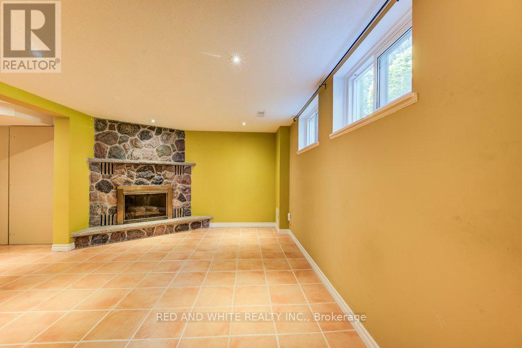 Photo 32 of 18 Marshall Avenue, North Dumfries ON
