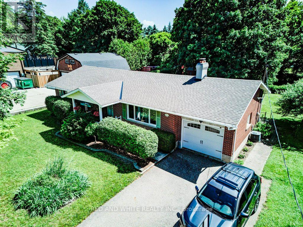Photo 19 of 18 Marshall Avenue, North Dumfries ON