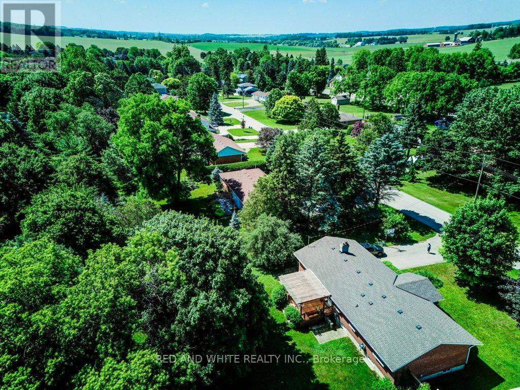 Photo 10 of 18 Marshall Avenue, North Dumfries ON