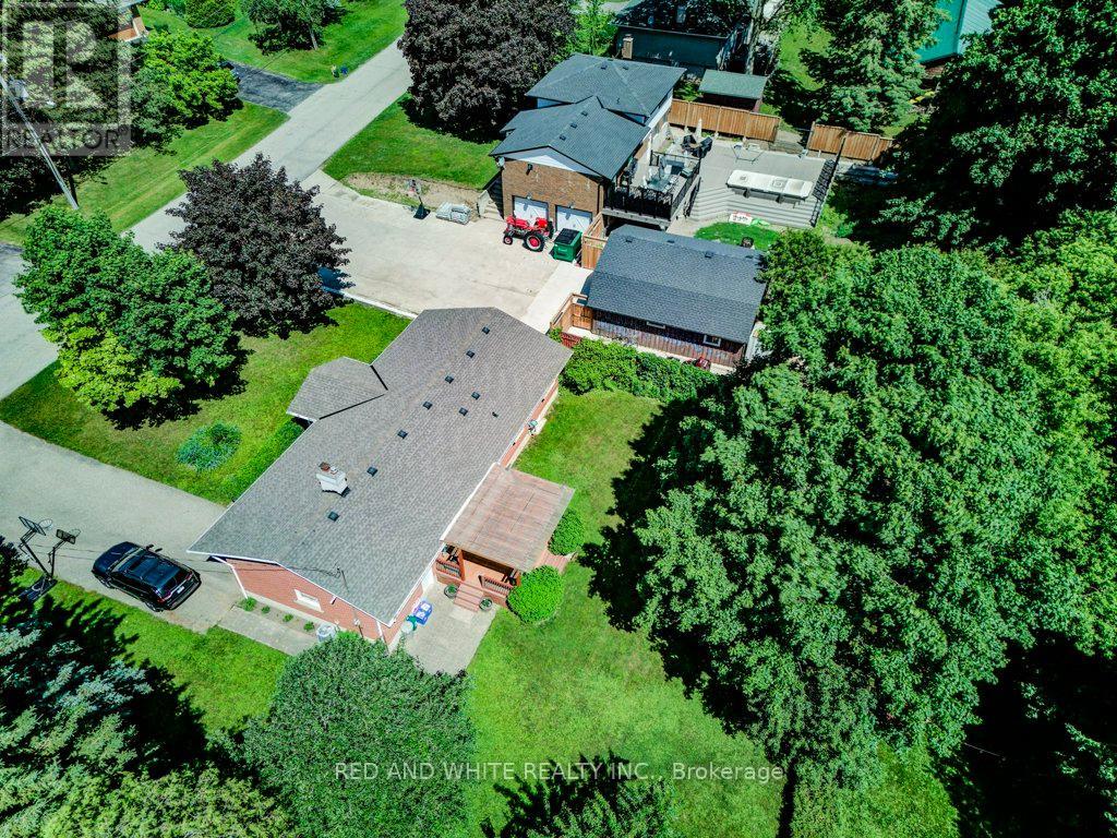 Photo 22 of 18 Marshall Avenue, North Dumfries ON