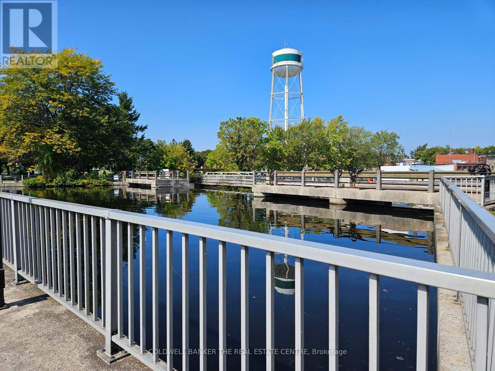 Photo 14 of 1 15 Chambers Street, Smiths Falls ON