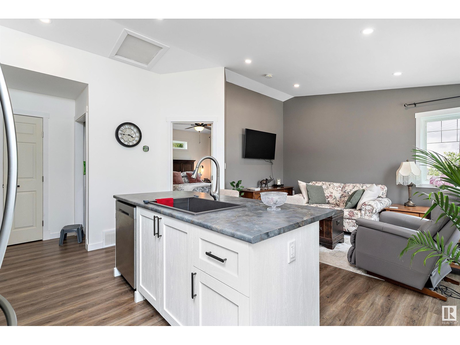 Photo 41 of 10765 65 St Nw, Edmonton AB