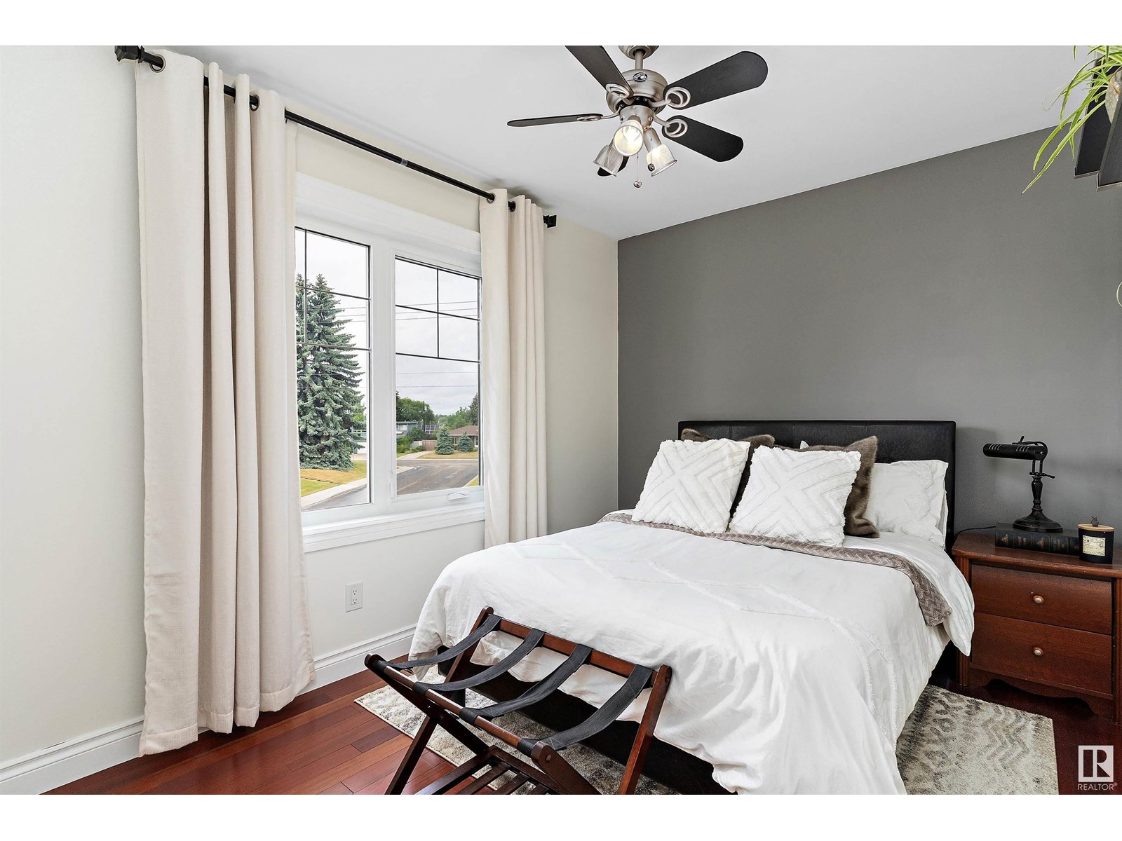 Photo 27 of 10765 65 St Nw, Edmonton AB