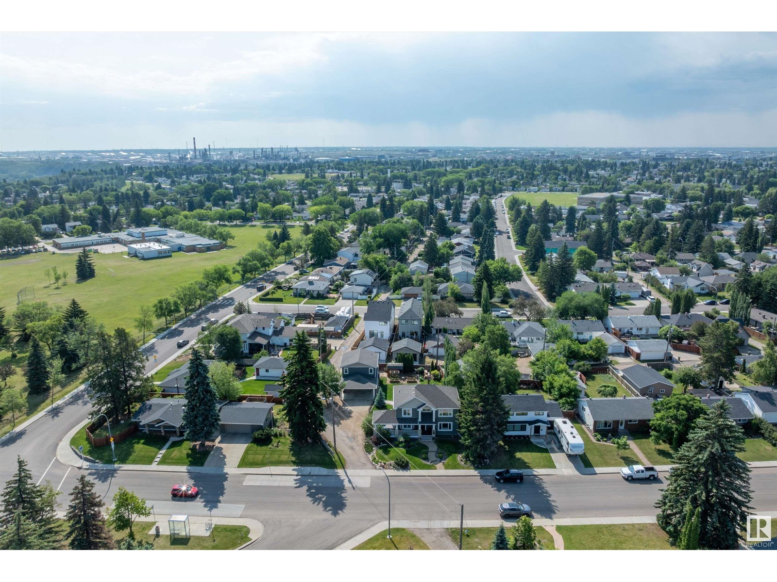 Photo 60 of 10765 65 St Nw, Edmonton AB