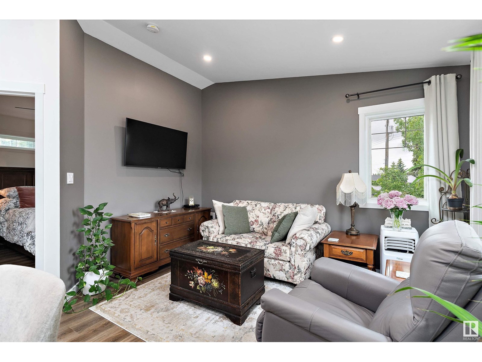 Photo 43 of 10765 65 St Nw, Edmonton AB