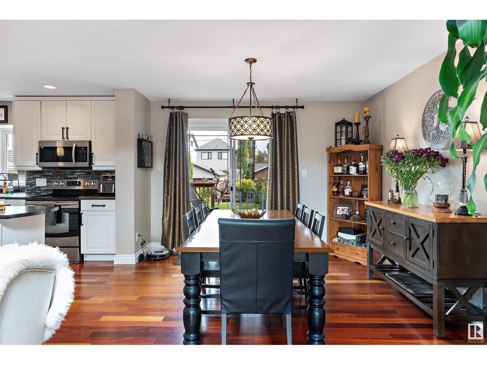 Photo 10 of 10765 65 St Nw, Edmonton AB