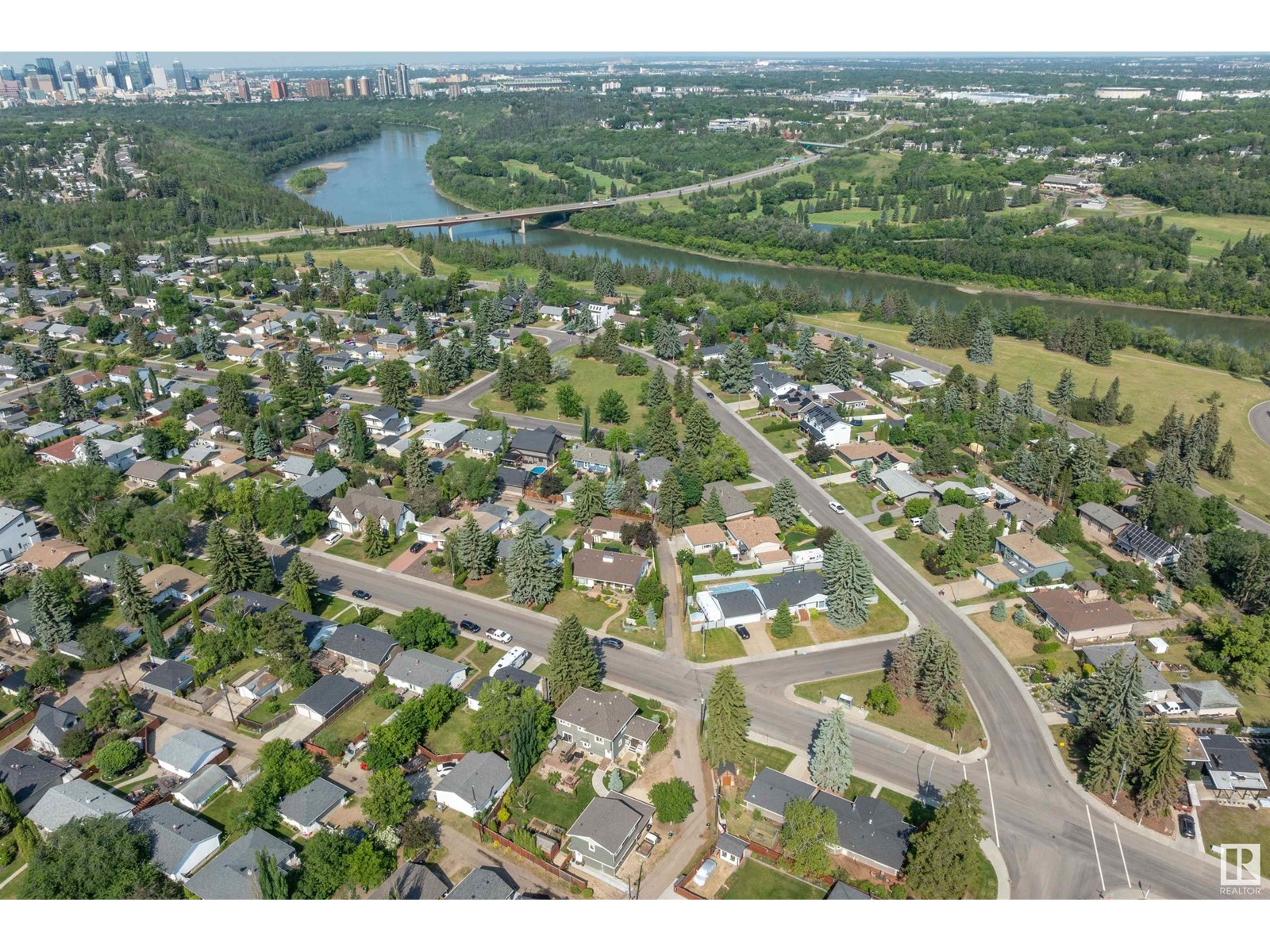 Photo 63 of 10765 65 St Nw, Edmonton AB