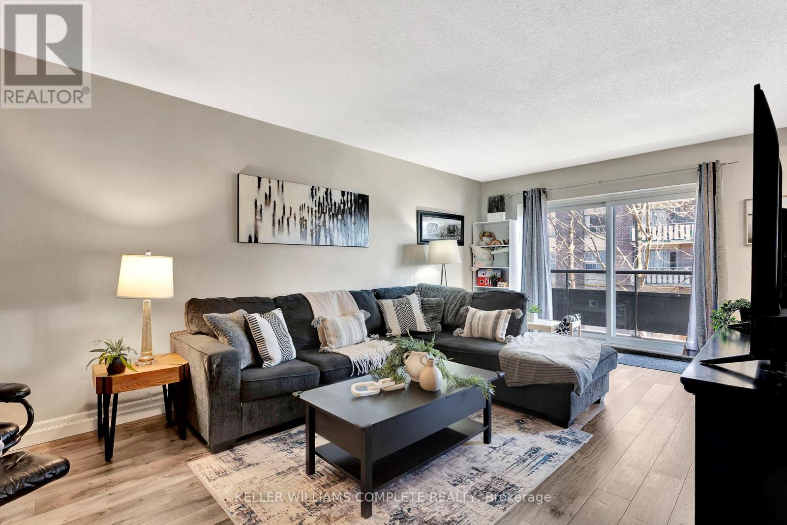 Photo 10 of 307 11 Woodman Drive S, Hamilton ON