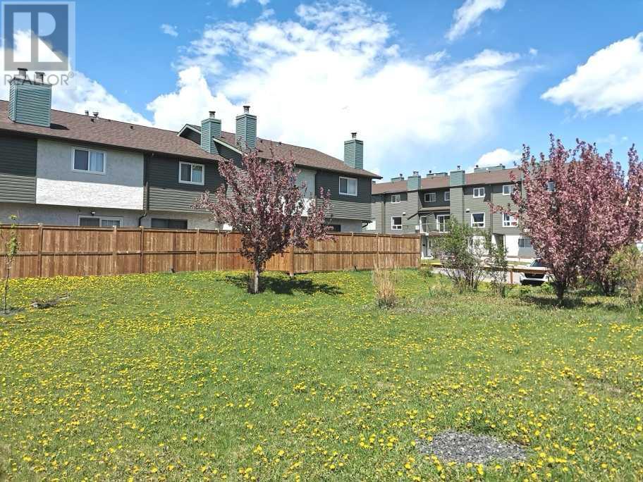 76, 2511 38 Street NE, Calgary, Alberta