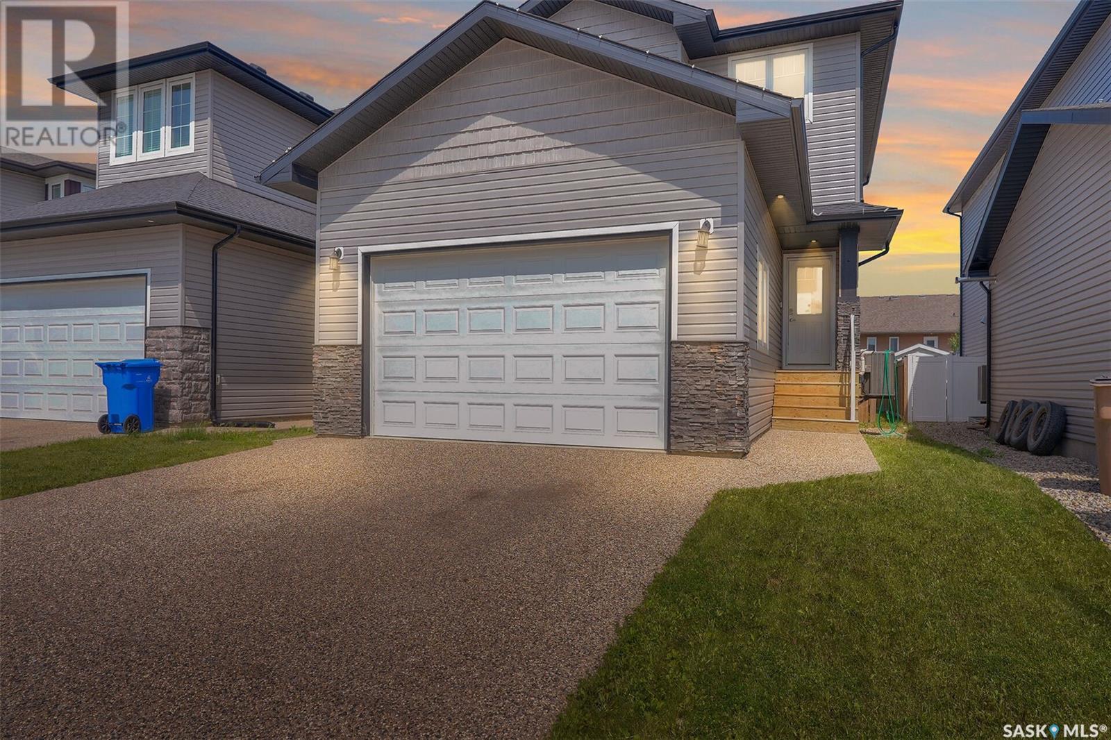 Photo 2 of 4830 Green Apple Drive, Regina SK