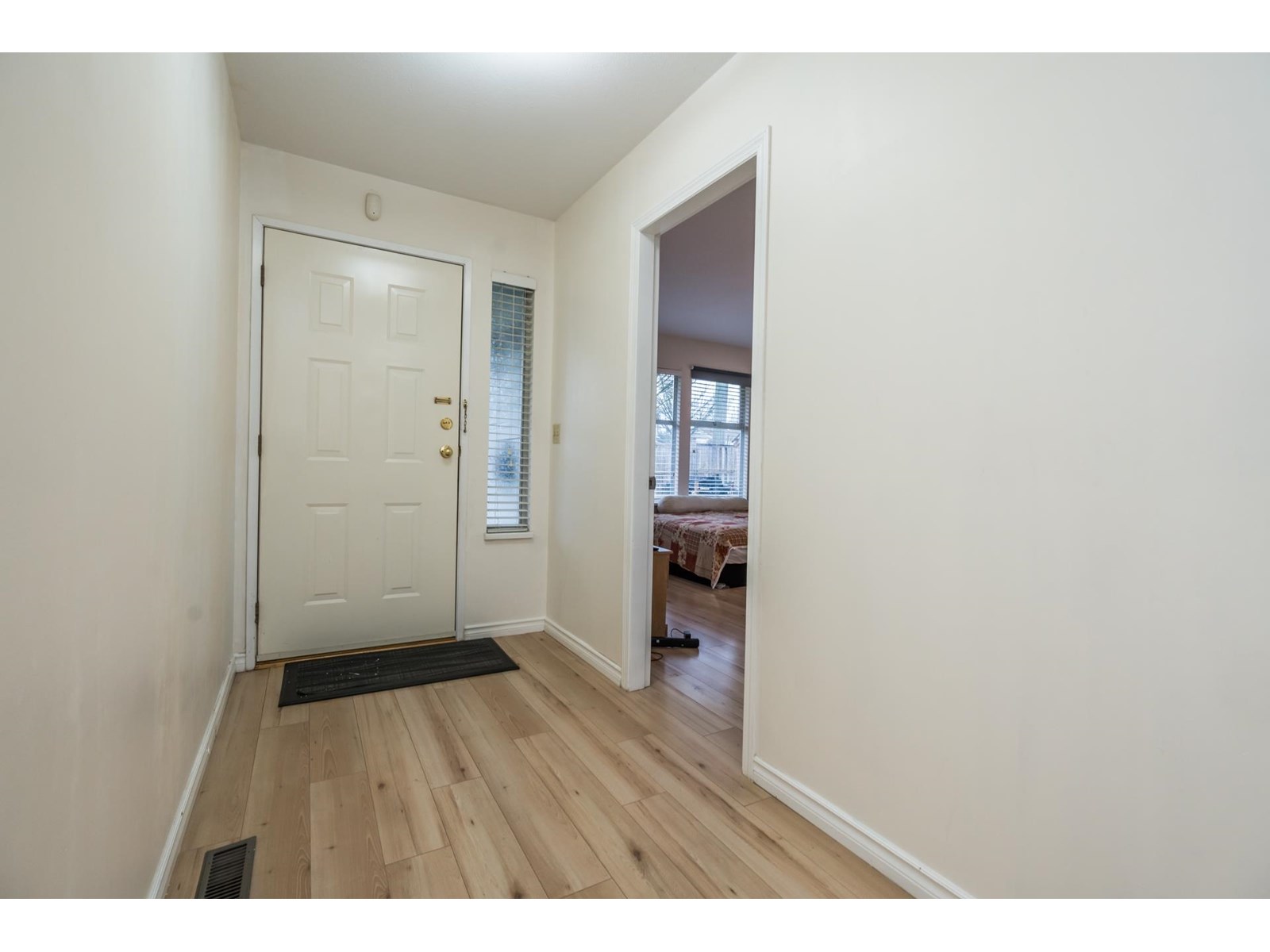 Photo 5 of 14116 88 Avenue, Surrey BC
