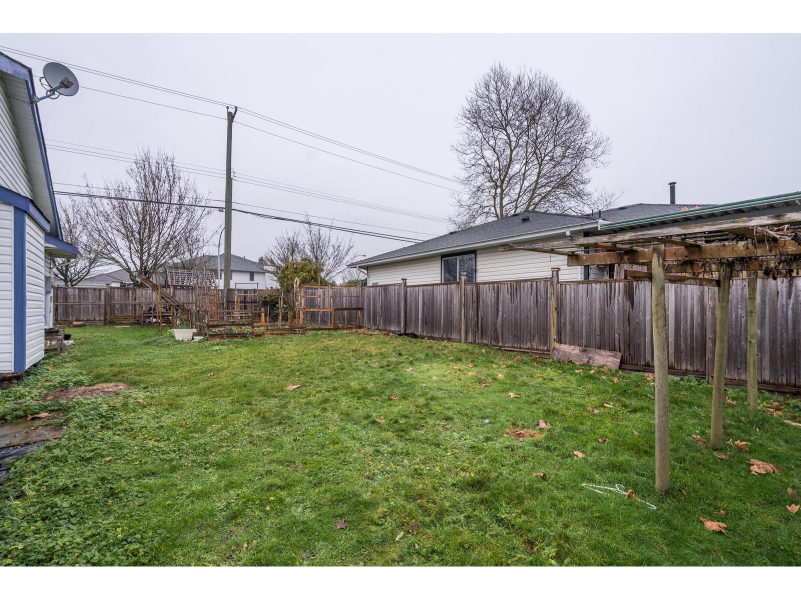 Photo 31 of 14116 88 Avenue, Surrey BC